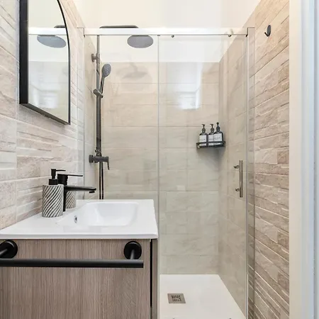 Wanderlust Fiera, Free Parking 3* بولونيا