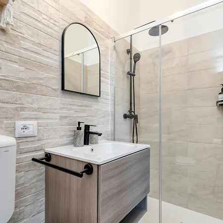 Wanderlust Fiera, Free Parking B&B